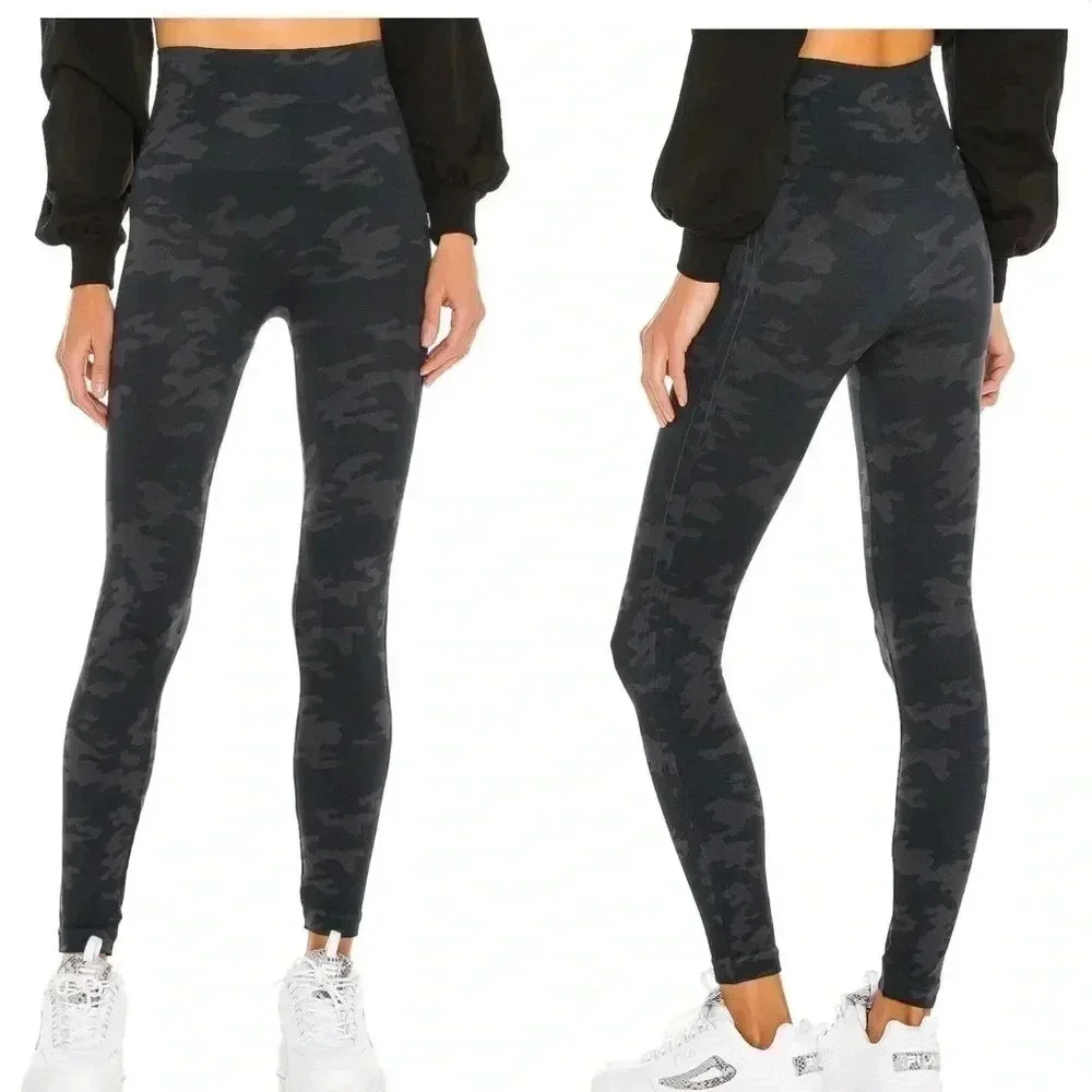 SPANX Look At Me Now Leggings in Black Camo Size Small